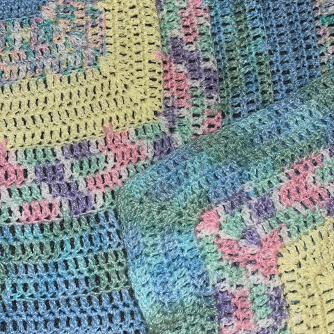 Knitted Blanket Rainbow second image
